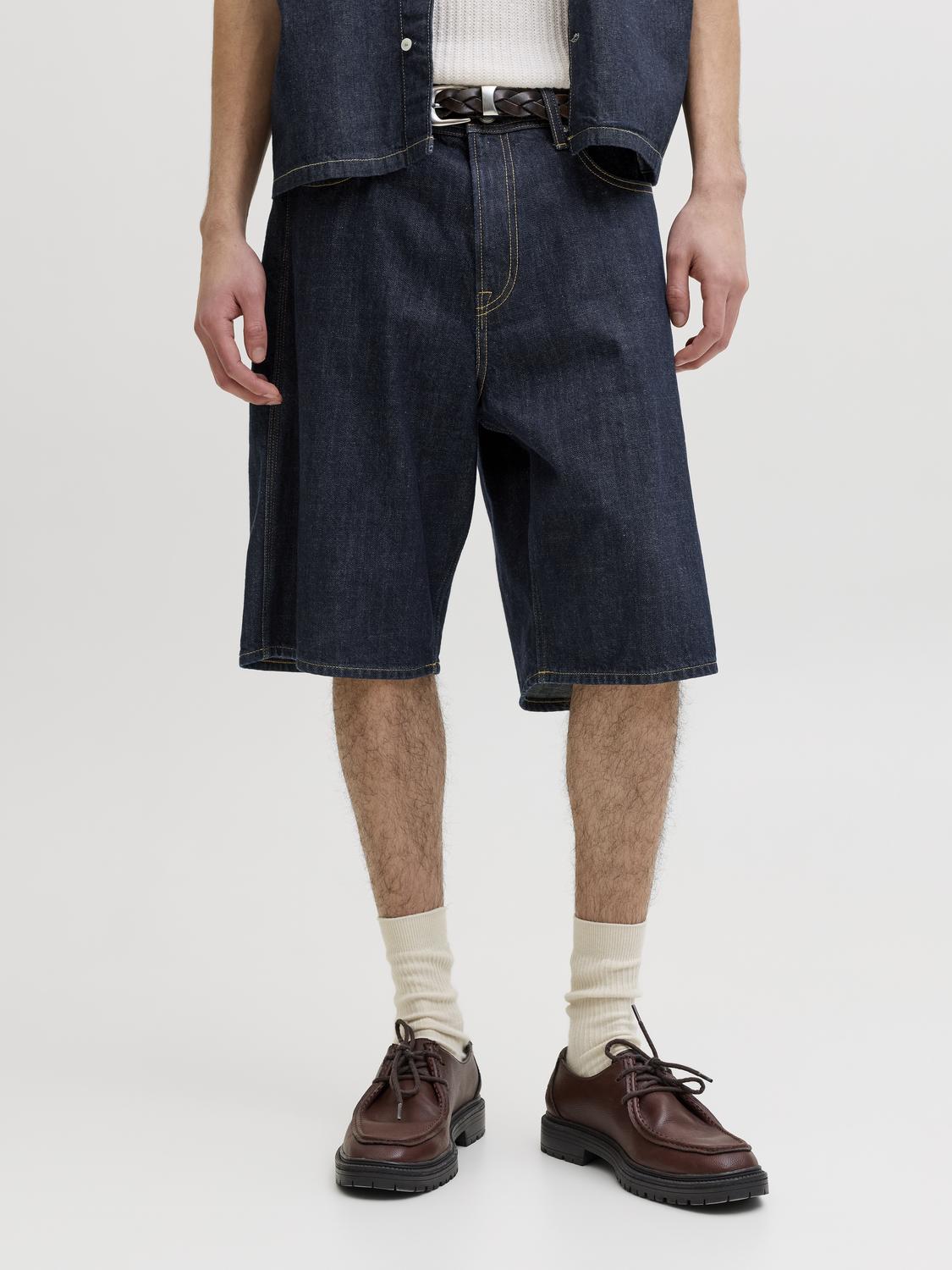model_shot-front